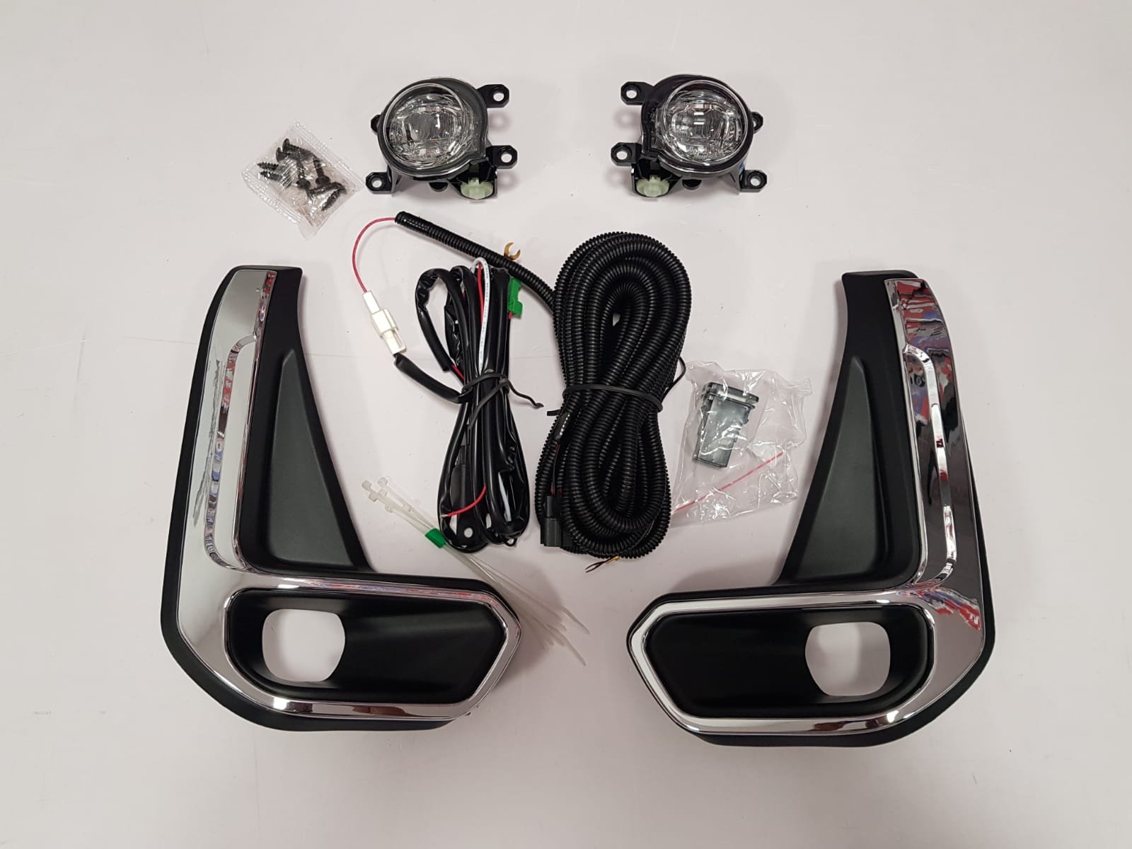 Neblineras LED DLAA Toyota Hilux Rocco 2020 2024 Tipo OEM